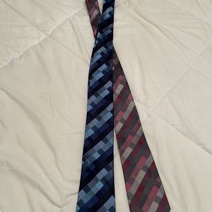 2 Van Heusen neck ties